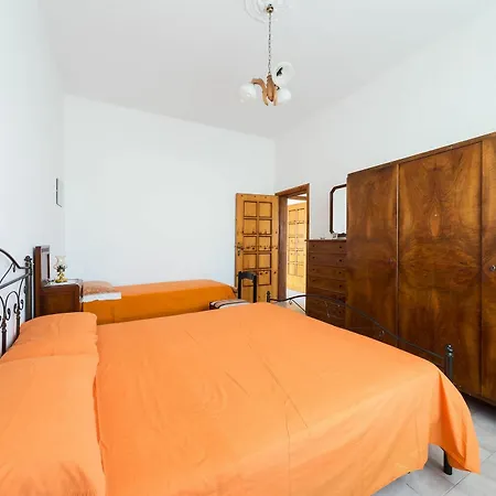 Holiday home Villetta Crizia